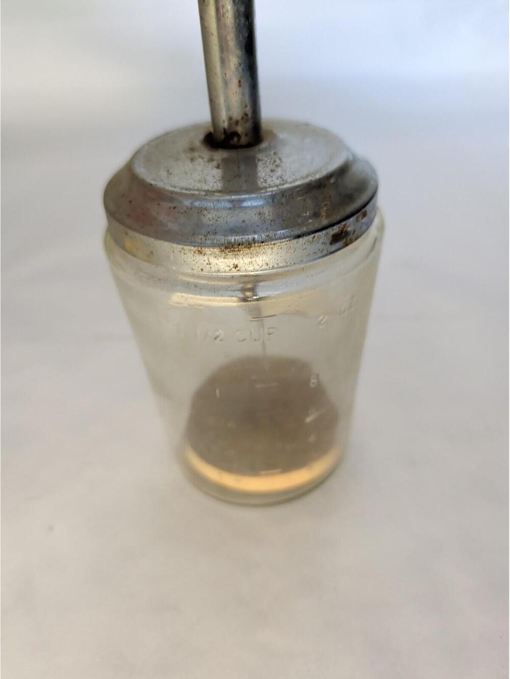 Vtg Acme Food Nut Dicer Chopper Measuring Glass Jar 1 1/2 Cup Brown Handle EUC - Picture 2 of 5